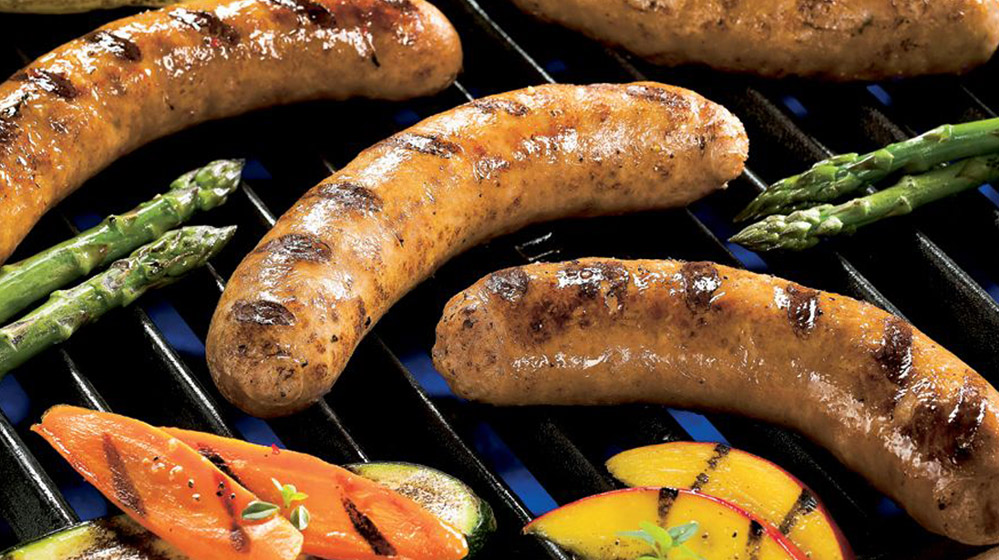 Grillwurst auf dem Holzkohlegrill